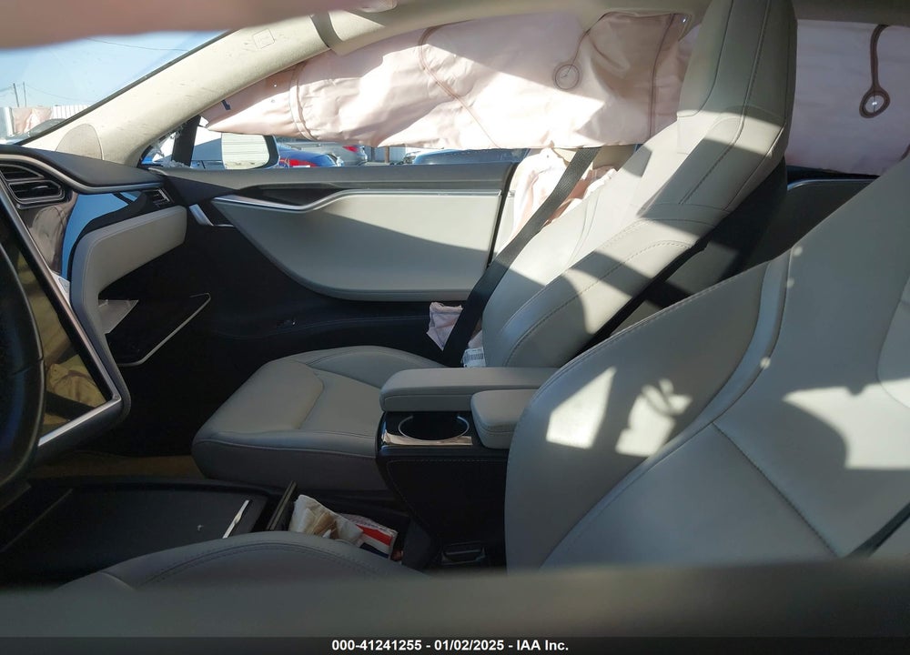 2016 TESLA MODEL S VIN: 5YJSA1E11GF176094
