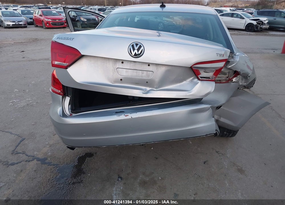 2015 VOLKSWAGEN PASSAT VIN: 1VWAT7A31FC043053