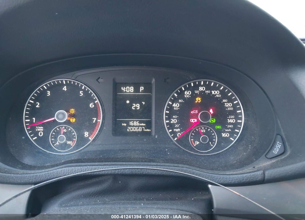 2015 VOLKSWAGEN PASSAT VIN: 1VWAT7A31FC043053