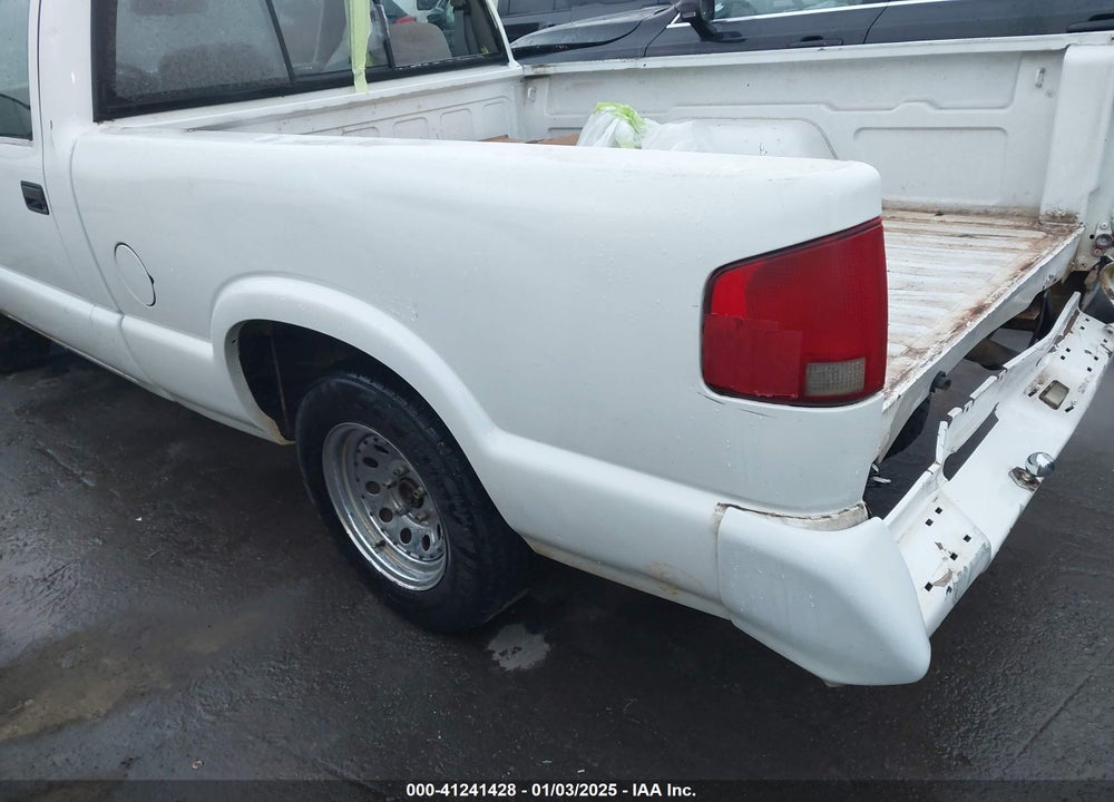 1997 CHEVROLET S-10 VIN: 1GCCS1447VK239132