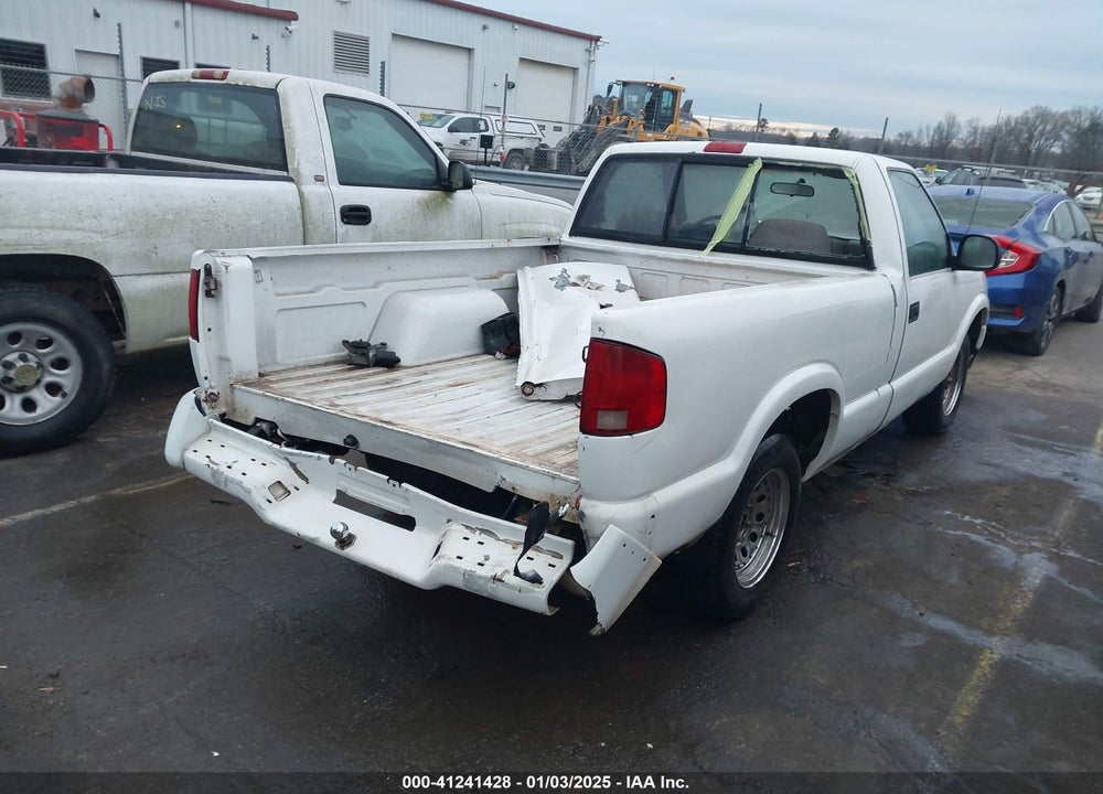 1997 CHEVROLET S-10 VIN: 1GCCS1447VK239132