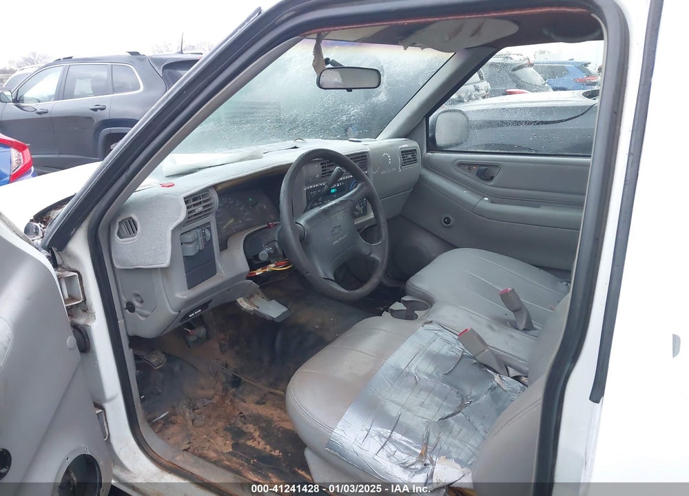 1997 CHEVROLET S-10 VIN: 1GCCS1447VK239132