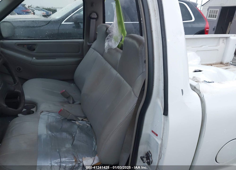 1997 CHEVROLET S-10 VIN: 1GCCS1447VK239132
