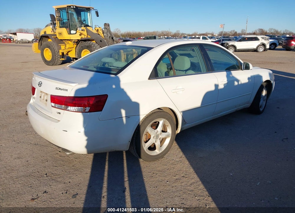 2008 HYUNDAI SONATA LIMITED V6/SE V6 VIN: 5NPEU46F58H400390