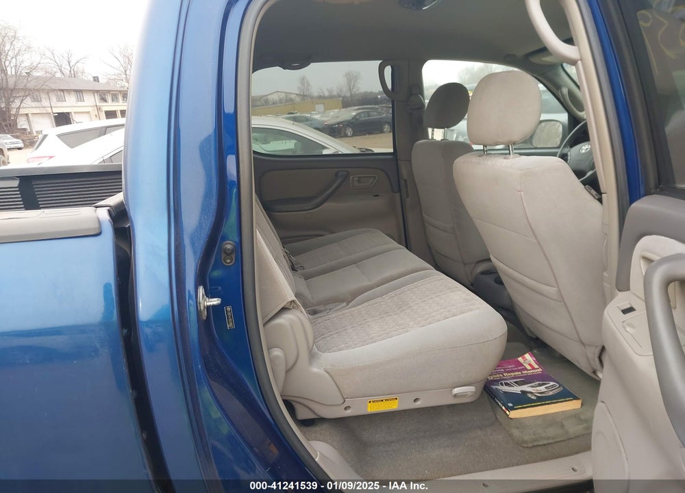 2005 TOYOTA TUNDRA SR5 V8 VIN: 5TBDT44105S486857