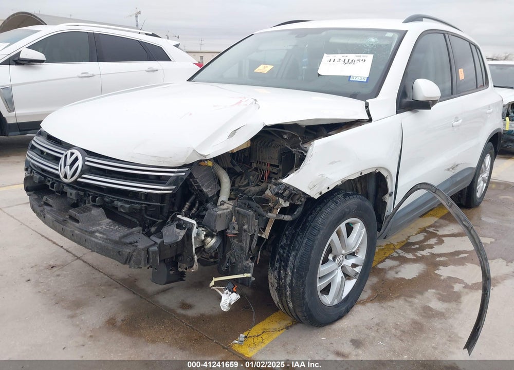 2016 VOLKSWAGEN TIGUAN S VIN: WVGAV7AX7GW587651