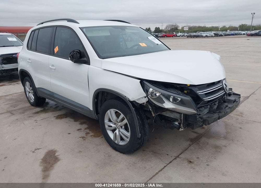 2016 VOLKSWAGEN TIGUAN S VIN: WVGAV7AX7GW587651