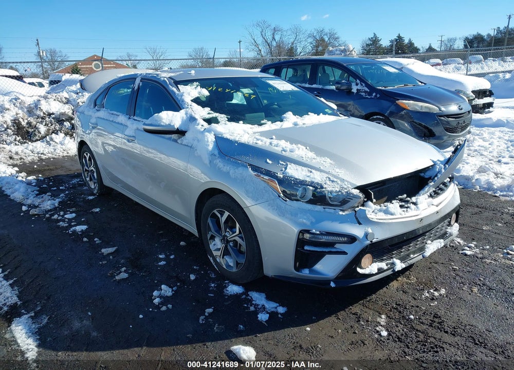 2019 KIA FORTE LXS VIN: 3KPF24AD5KE083531