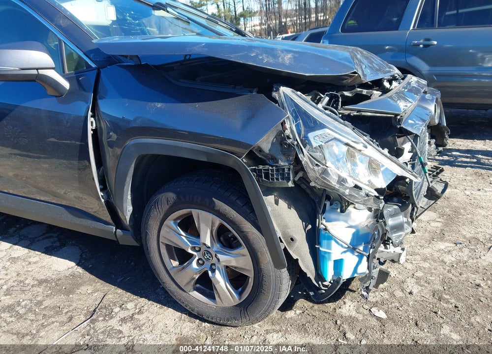 2019 TOYOTA RAV4 XLE VIN: JTMW1RFVXKD010321