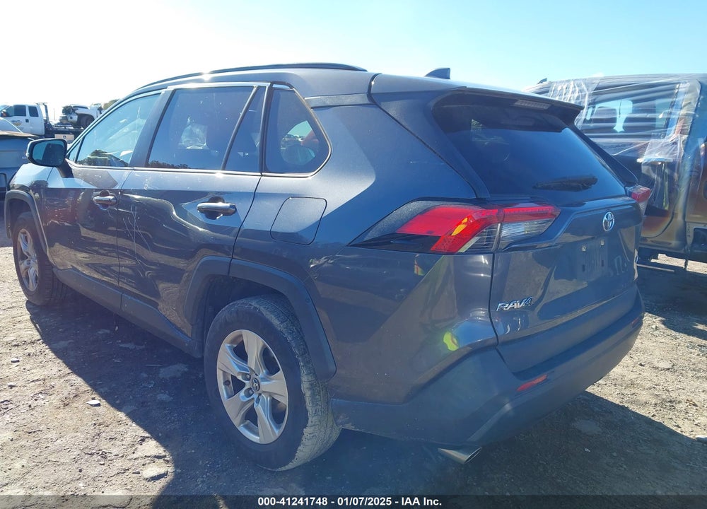 2019 TOYOTA RAV4 XLE VIN: JTMW1RFVXKD010321