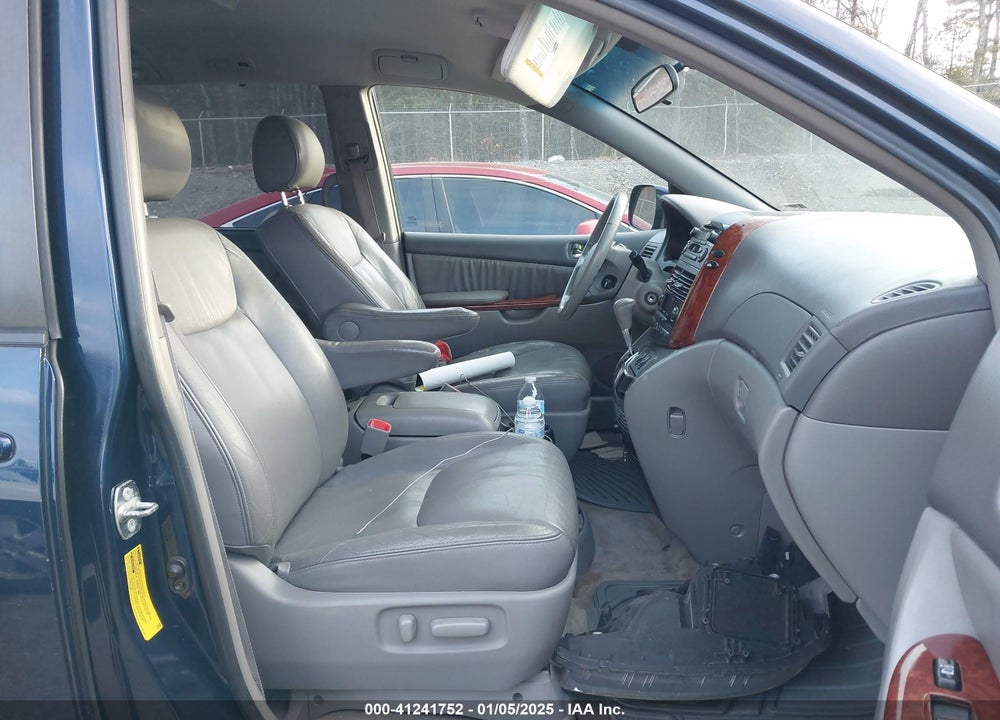 2005 TOYOTA SIENNA XLE VIN: 5TDZA22C95S341201