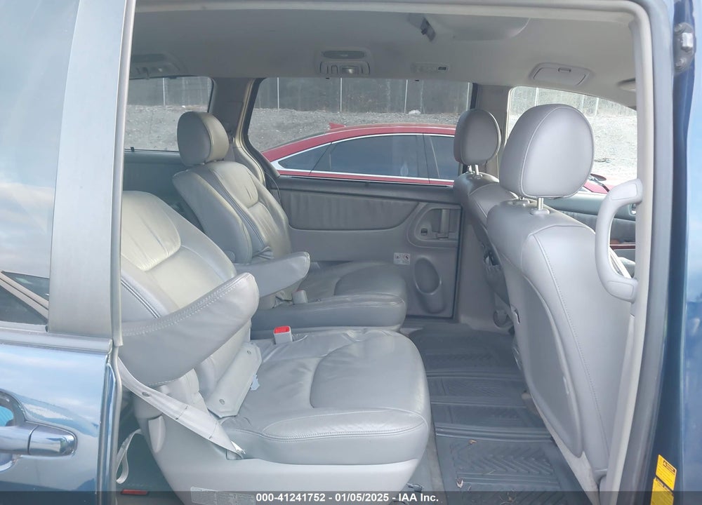 2005 TOYOTA SIENNA XLE VIN: 5TDZA22C95S341201