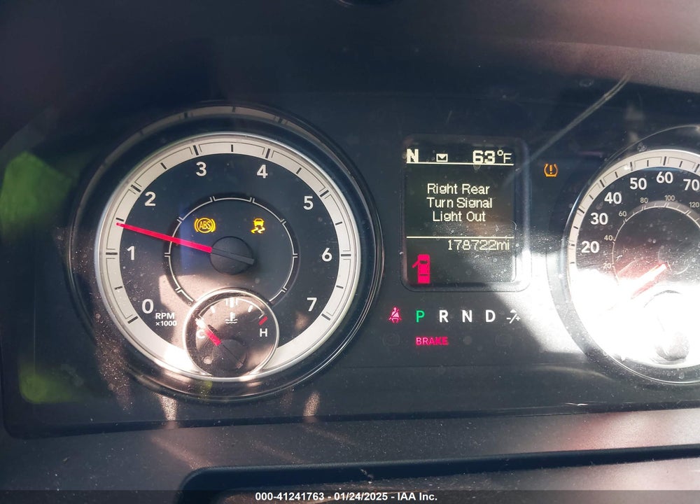 2016 RAM 1500 SLT VIN: 1C6RR6GG8GS375661
