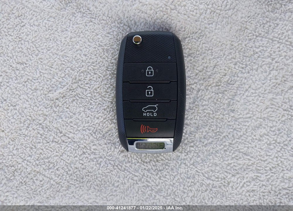 2015 KIA SORENTO LX VIN: 5XYKT4A61FG651828