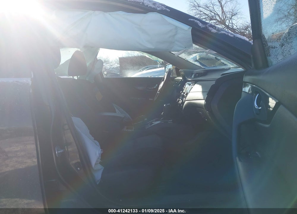 2017 NISSAN ROGUE SV VIN: KNMAT2MTXHP583871