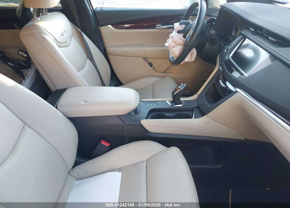 2019 CADILLAC XT5 VIN: 1GYKNDRS8KZ207654