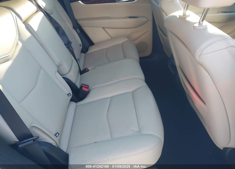 2019 CADILLAC XT5 VIN: 1GYKNDRS8KZ207654