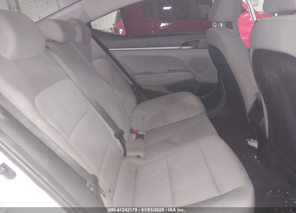 2017 HYUNDAI ELANTRA VIN: 5NPD74LF7HH140873
