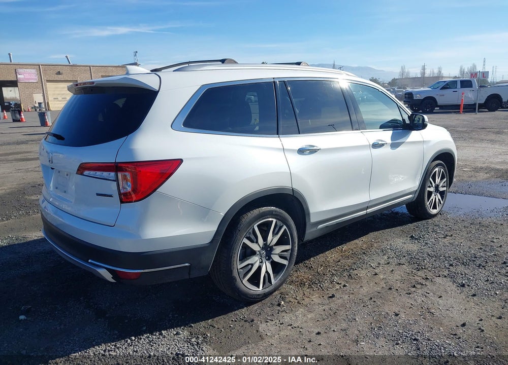 2022 HONDA PILOT TOURING VIN: 5FNYF5H69NB004290