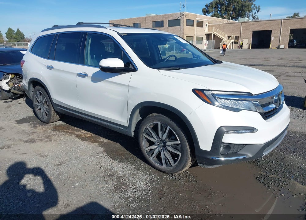 2022 HONDA PILOT TOURING VIN: 5FNYF5H69NB004290