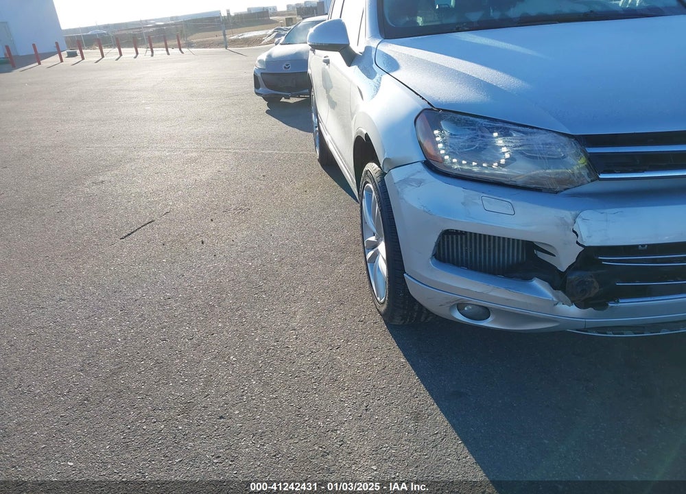 2013 VOLKSWAGEN TOUAREG TDI LUX VIN: WVGEP9BPXDD013848