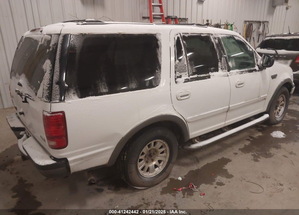 2002 FORD EXPEDITION XLT VIN: 1FMRU15W62LA56942