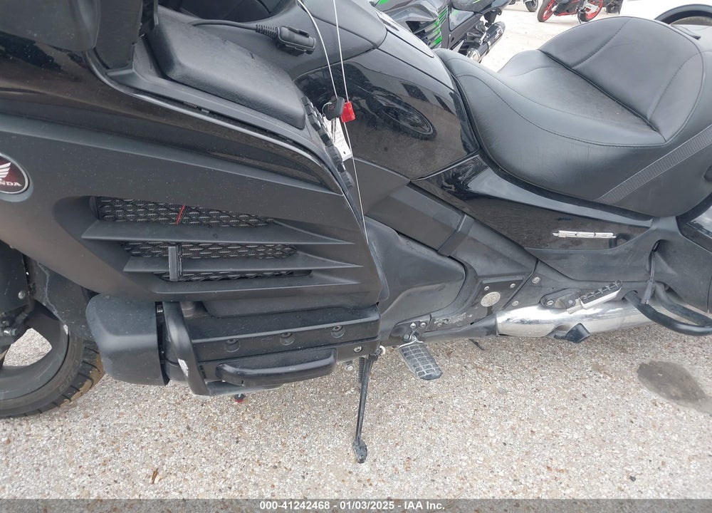 2013 HONDA GL1800 B VIN: JH2SC6848DK001067