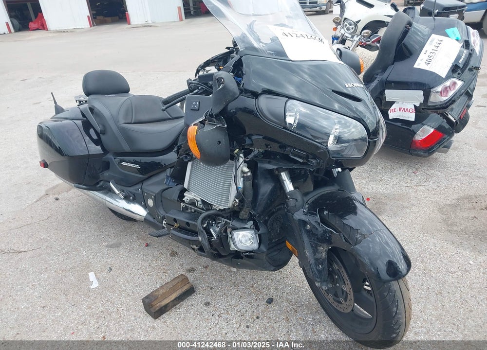 2013 HONDA GL1800 B VIN: JH2SC6848DK001067