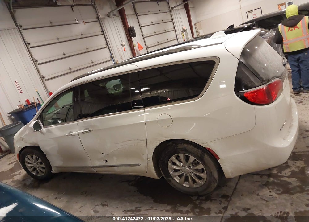 2018 CHRYSLER PACIFICA VIN: 2C4RC1EG4JR194078