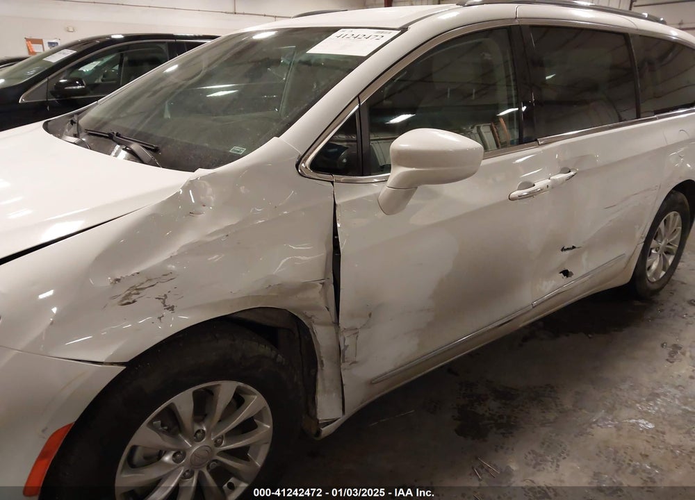 2018 CHRYSLER PACIFICA VIN: 2C4RC1EG4JR194078