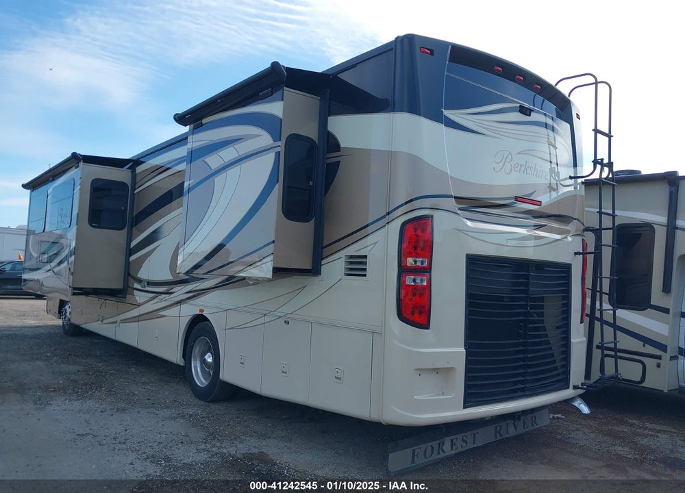 2014 FREIGHTLINER CHASSIS XC VIN: 4UZAB2DT3ECFX5423
