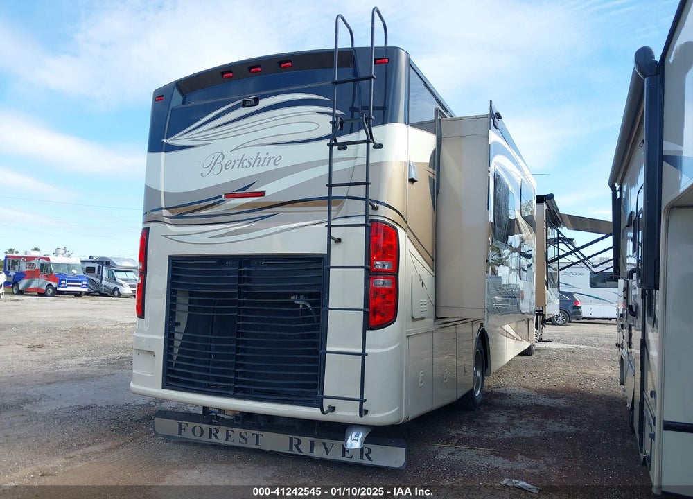 2014 FREIGHTLINER CHASSIS XC VIN: 4UZAB2DT3ECFX5423