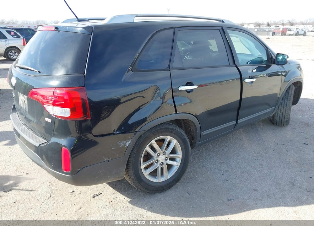 2014 KIA SORENTO LX VIN: 5XYKT3A66EG428631