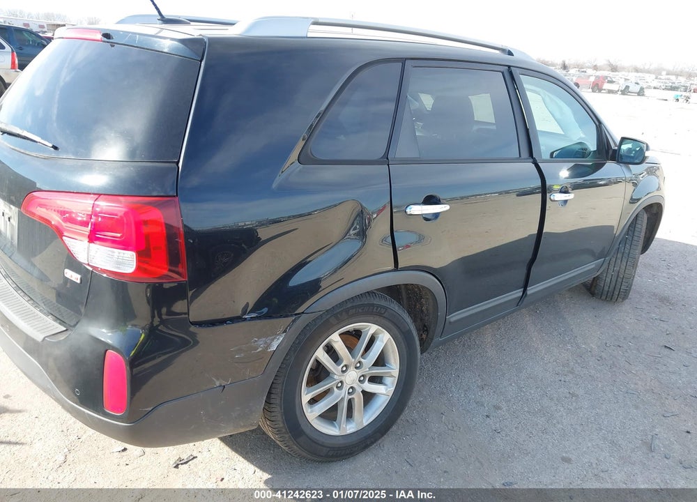 2014 KIA SORENTO LX VIN: 5XYKT3A66EG428631