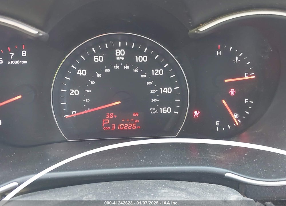 2014 KIA SORENTO LX VIN: 5XYKT3A66EG428631