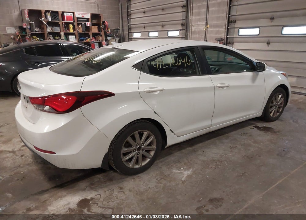 2015 HYUNDAI ELANTRA VIN: 5NPDH4AE8FH623986