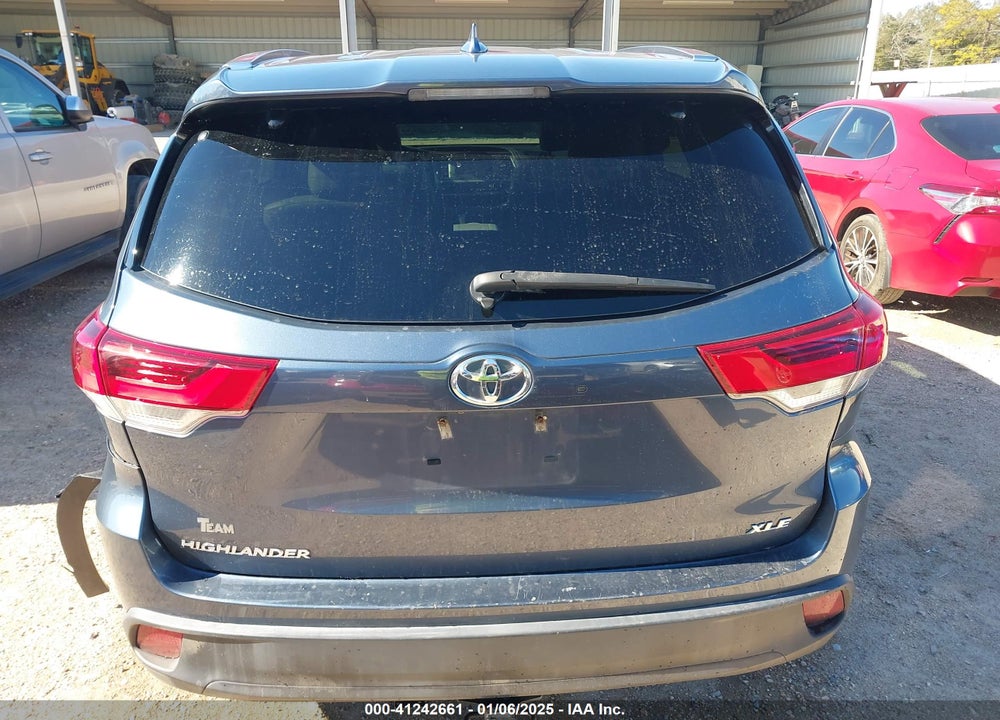 2017 TOYOTA HIGHLANDER XLE VIN: 5TDKZRFH8HS509536