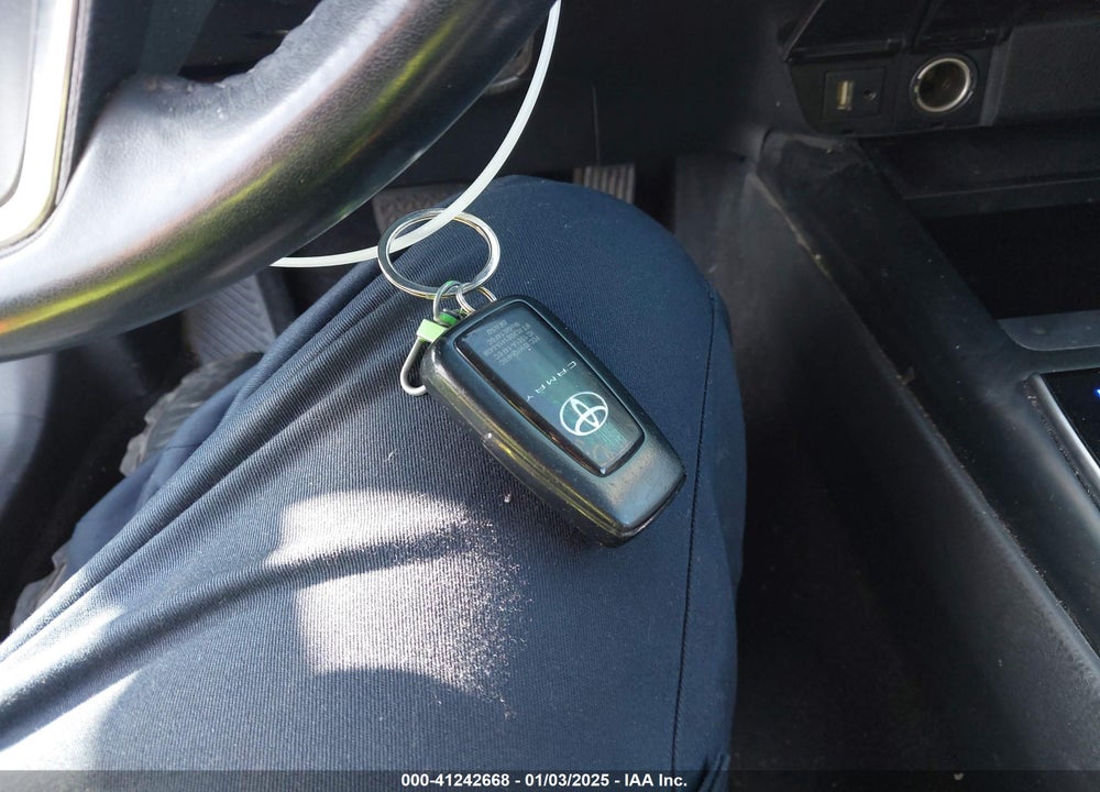 2019 TOYOTA CAMRY SE VIN: 4T1B11HK8KU199596