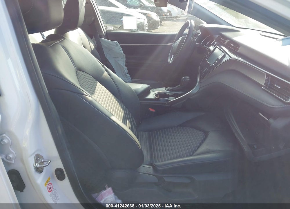 2019 TOYOTA CAMRY SE VIN: 4T1B11HK8KU199596