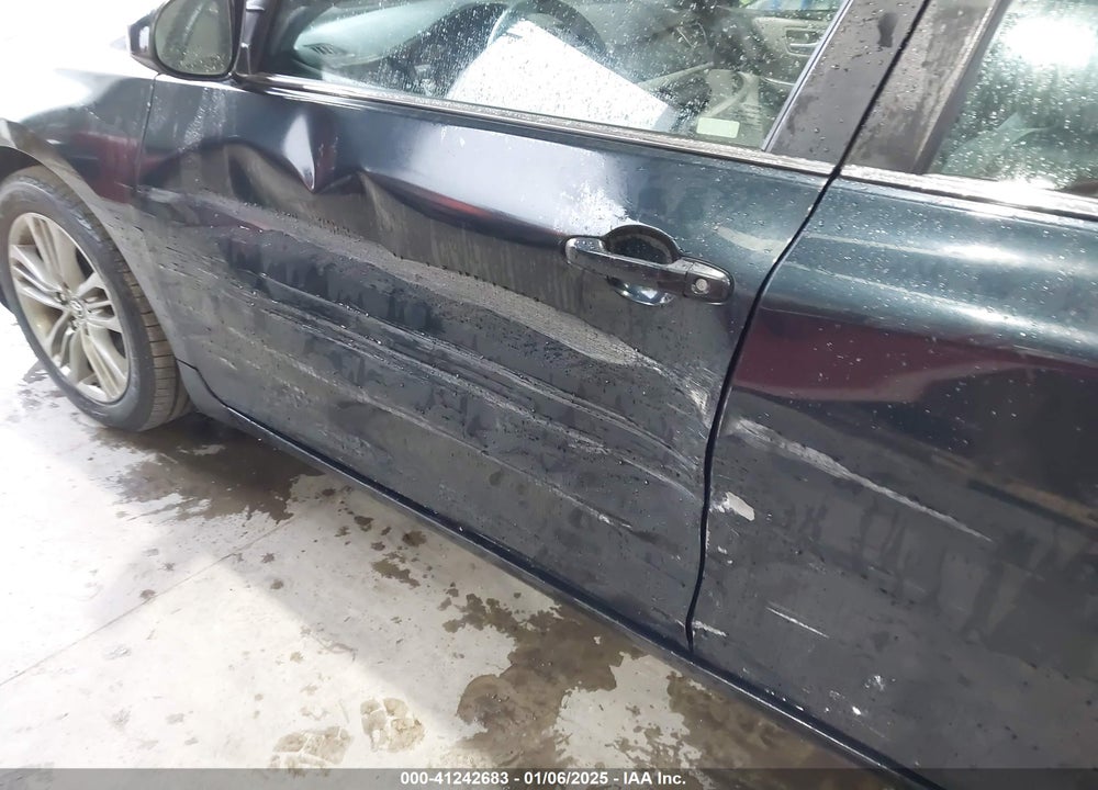 2015 TOYOTA CAMRY SE VIN: 4T1BF1FK3FU054427