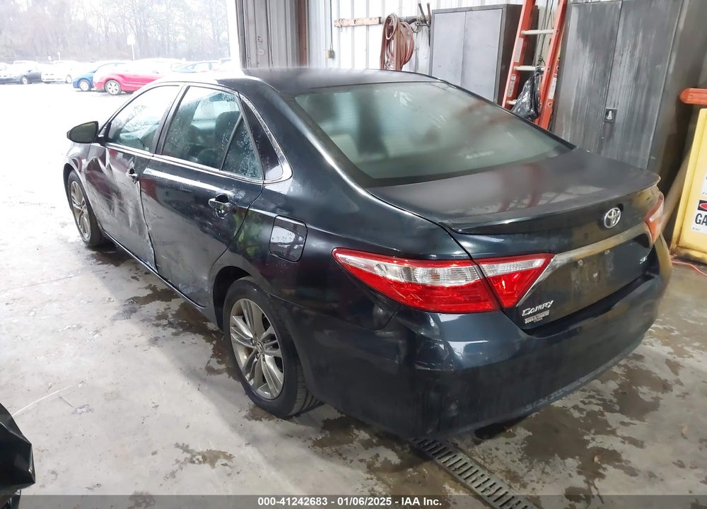 2015 TOYOTA CAMRY SE VIN: 4T1BF1FK3FU054427
