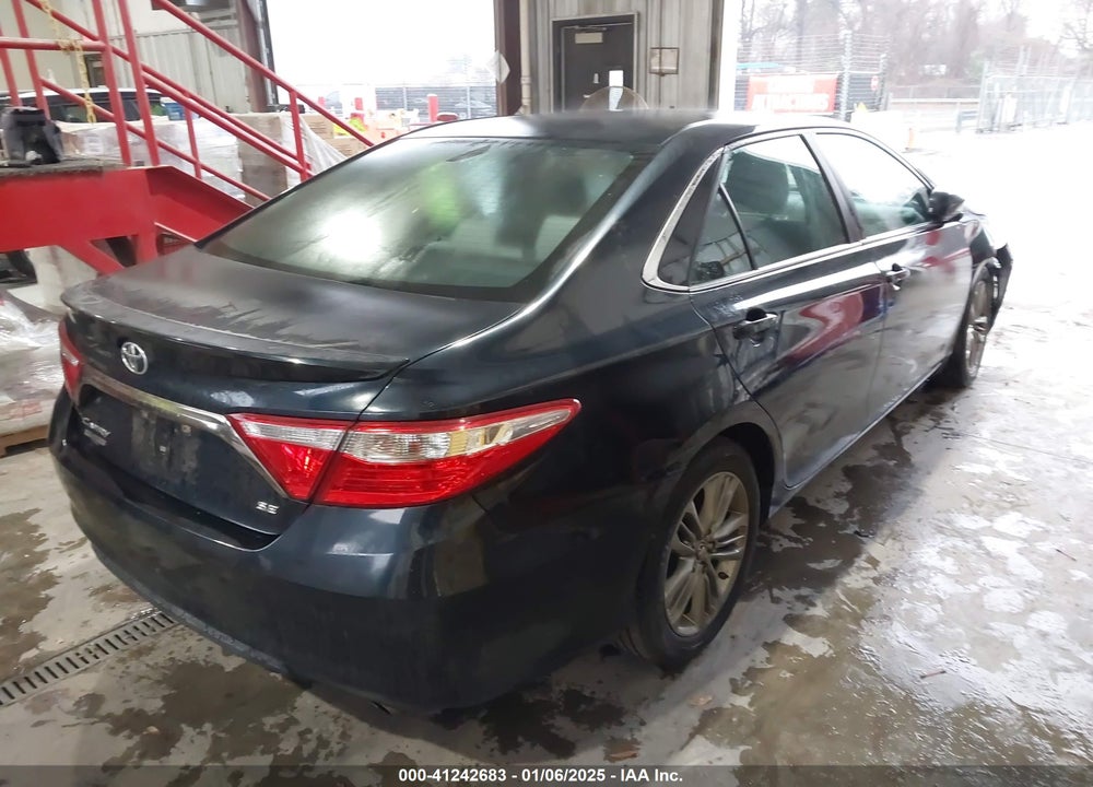 2015 TOYOTA CAMRY SE VIN: 4T1BF1FK3FU054427