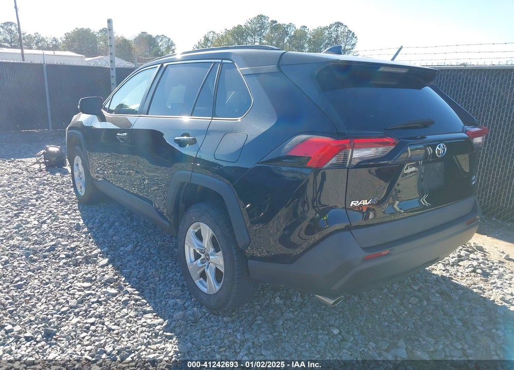 2021 TOYOTA RAV4 XLE VIN: 2T3P1RFV0MW202423