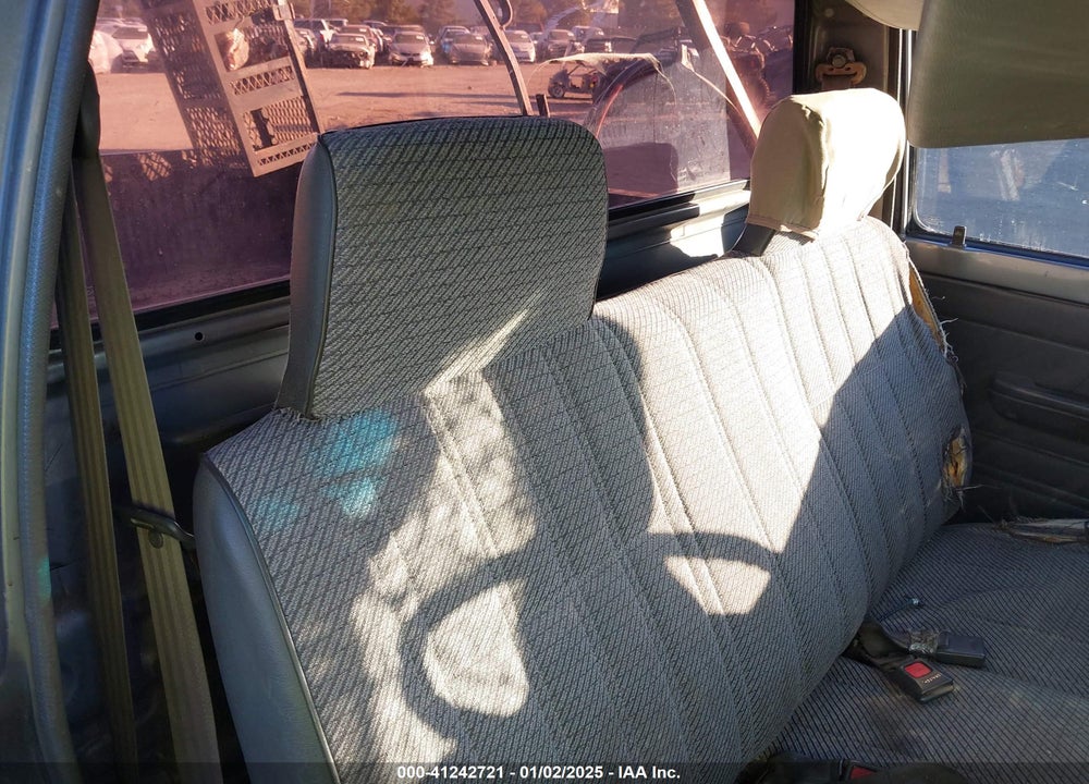 1993 TOYOTA PICKUP 1/2 TON SHORT WHLBASE STB VIN: 4TARN81A9PZ143982