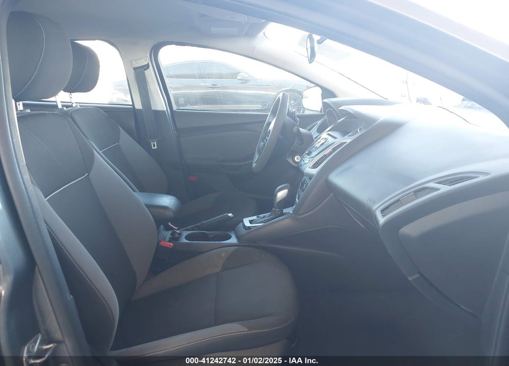 2014 FORD FOCUS VIN: 1FADP3F22EL432219