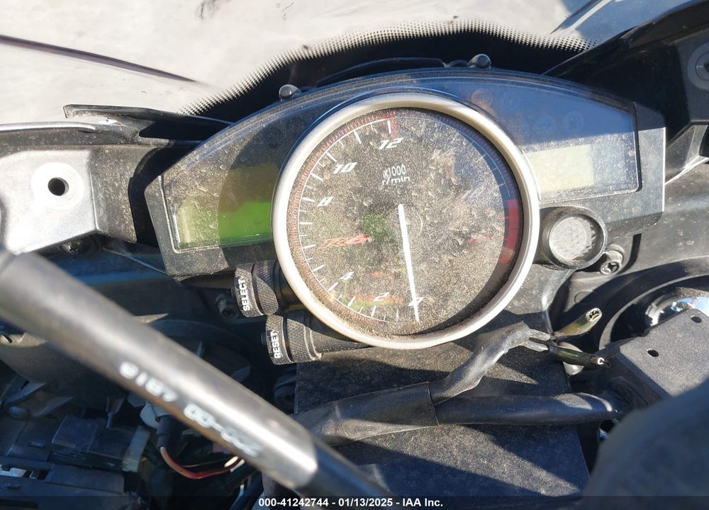 2014 YAMAHA YZFR6 C VIN: JYARJ16Y3EA008128