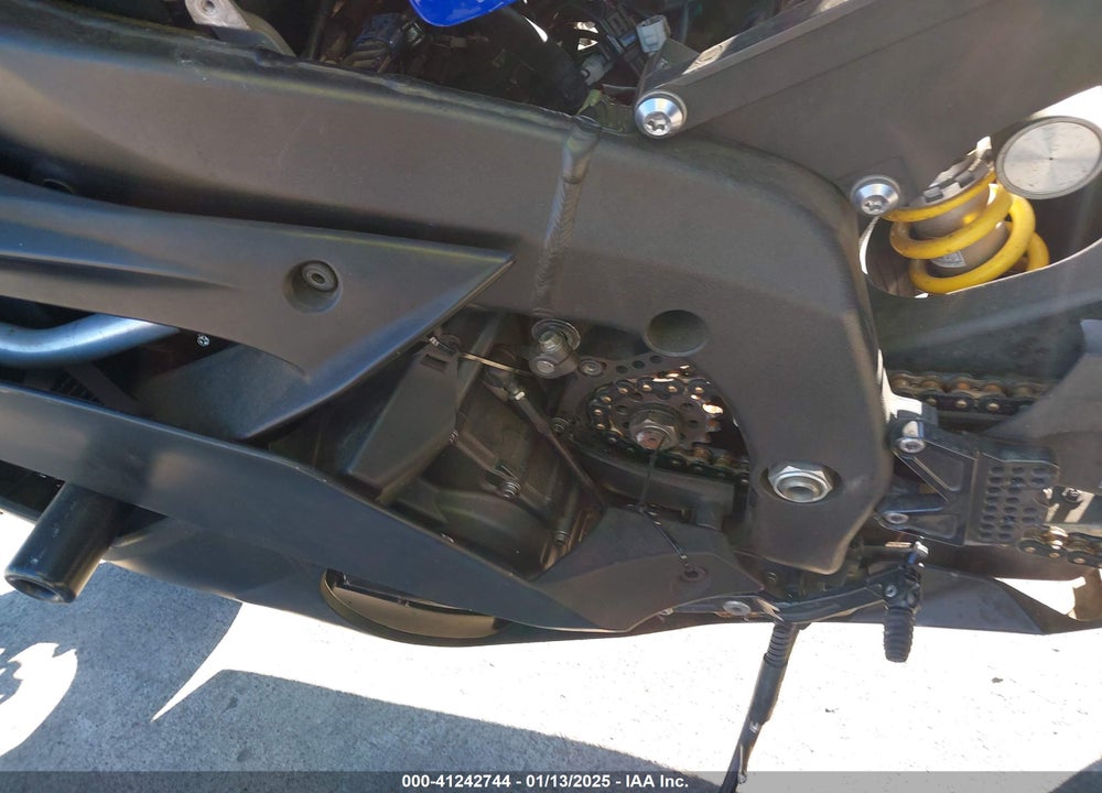 2014 YAMAHA YZFR6 C VIN: JYARJ16Y3EA008128