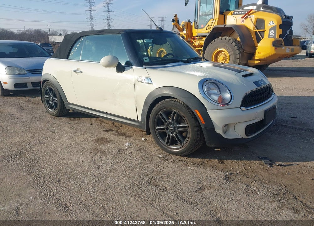 2013 MINI CONVERTIBLE COOPER S VIN: WMWZP3C52DT705816