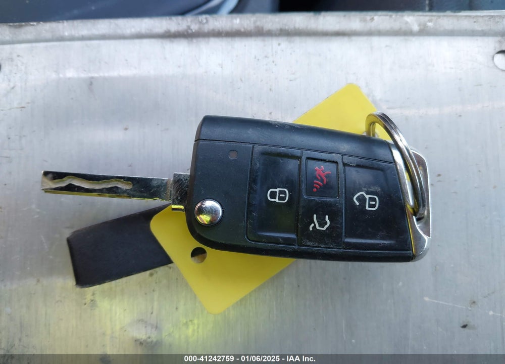 2020 VOLKSWAGEN TIGUAN VIN: 3VV3B7AX1LM156384