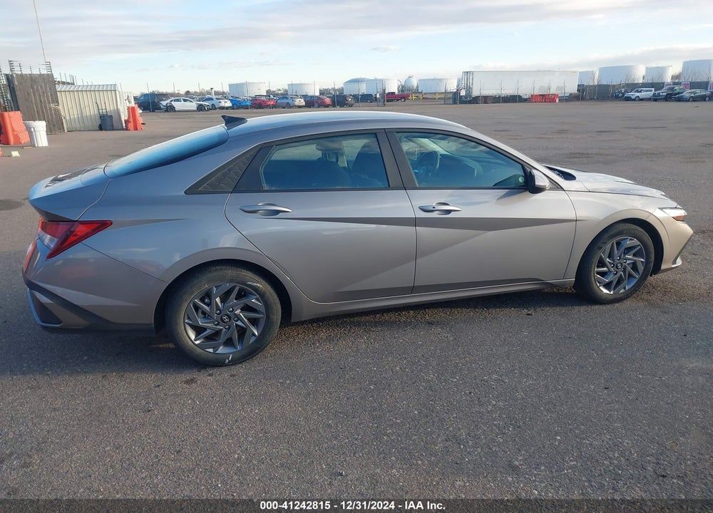 2024 HYUNDAI ELANTRA SEL VIN: KMHLM4DG3RU638597